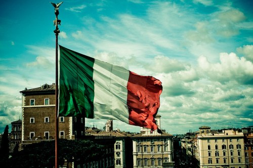 One of the Italian flags flying on front of the Altare della Patria, in Rome - Dave Kellam, flickr